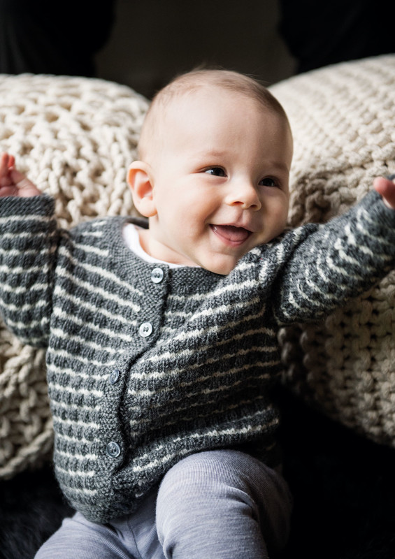 Tyr nakke Baby Drengebaby trøje med mønster og strib | BUMBO.dk