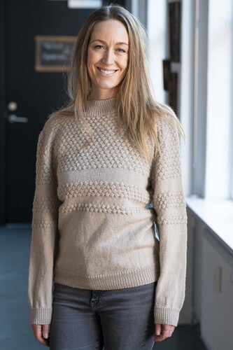 Gratis strikkeopskrift på en sømandssweater til kvinder